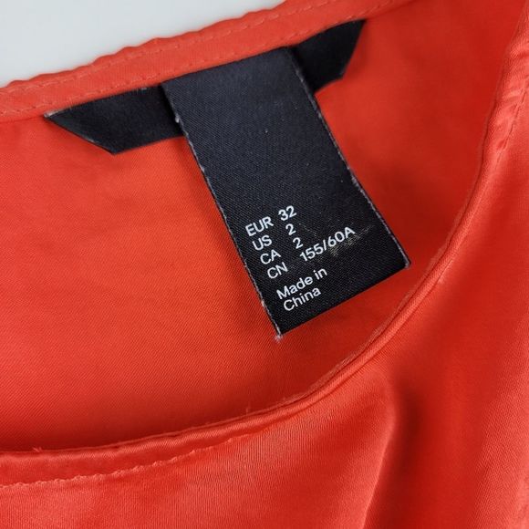 H & M Short Romper with Detailed Pockets Feels like Silk - Picture 10 of 12